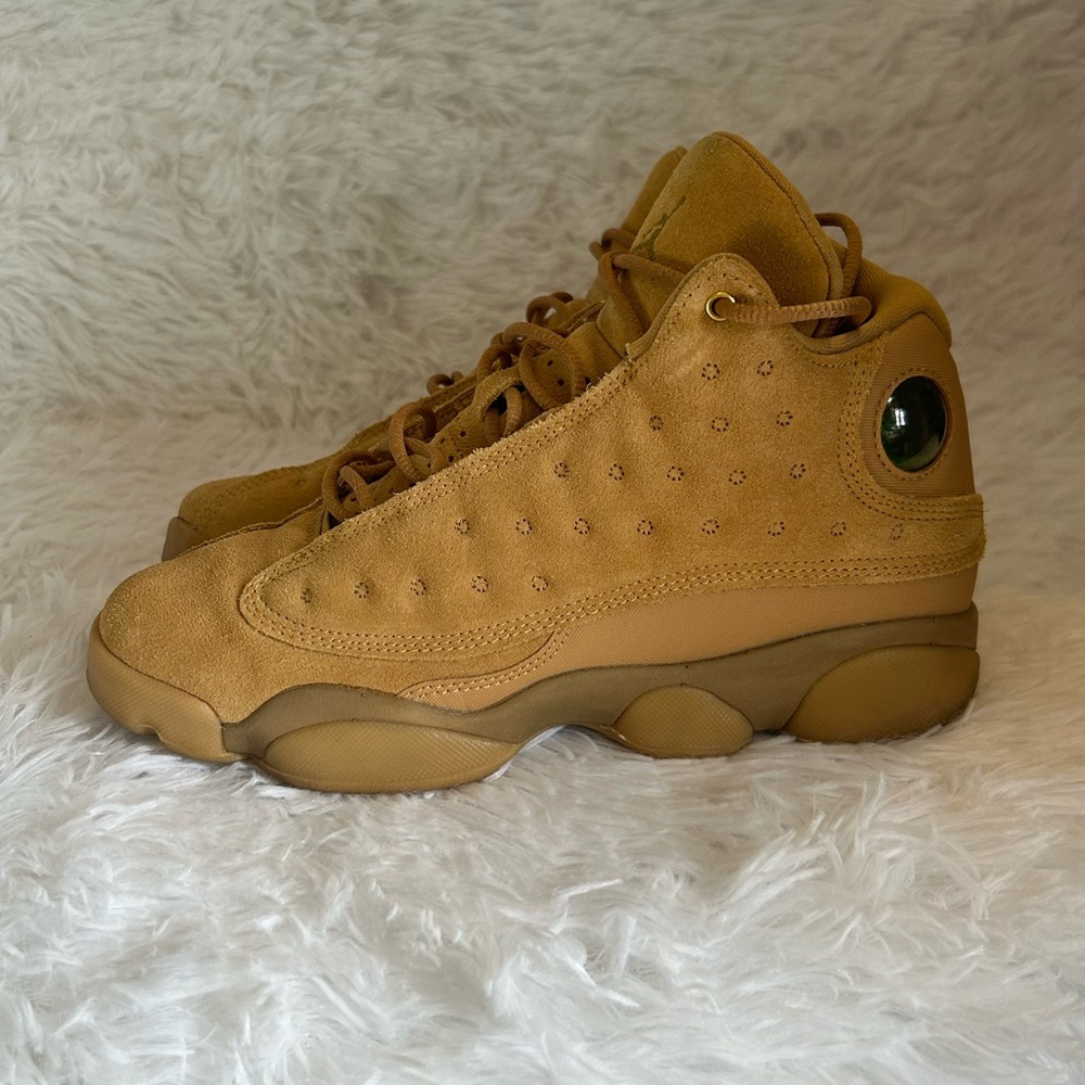 Air Jordan 13 Retro, (Grade School) Size 5